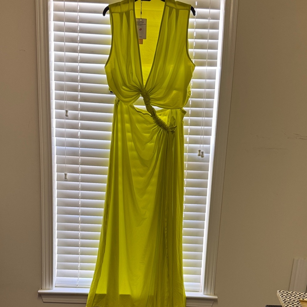 Elegant Yellow Sleeveless Dress